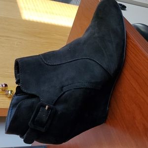 Wedge bootie